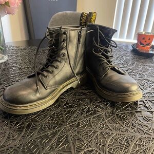 Dr. Martens 1460 leather lace up boots girls size 3